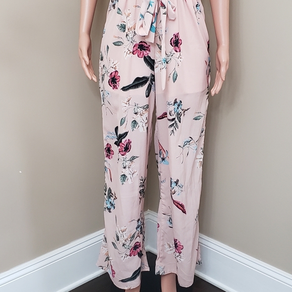 8 of Hearts • Blush Floral Jumpsuit Size S - Picture 2 of 6